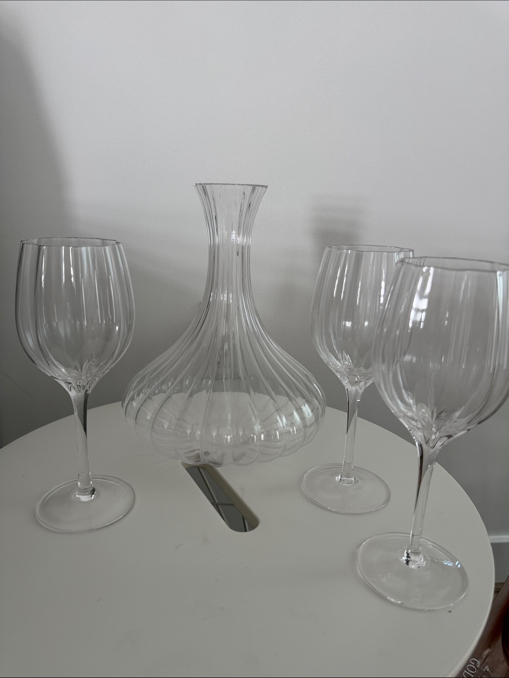 Godinger Clear Crystal Decanter and 3  Wine Glasses